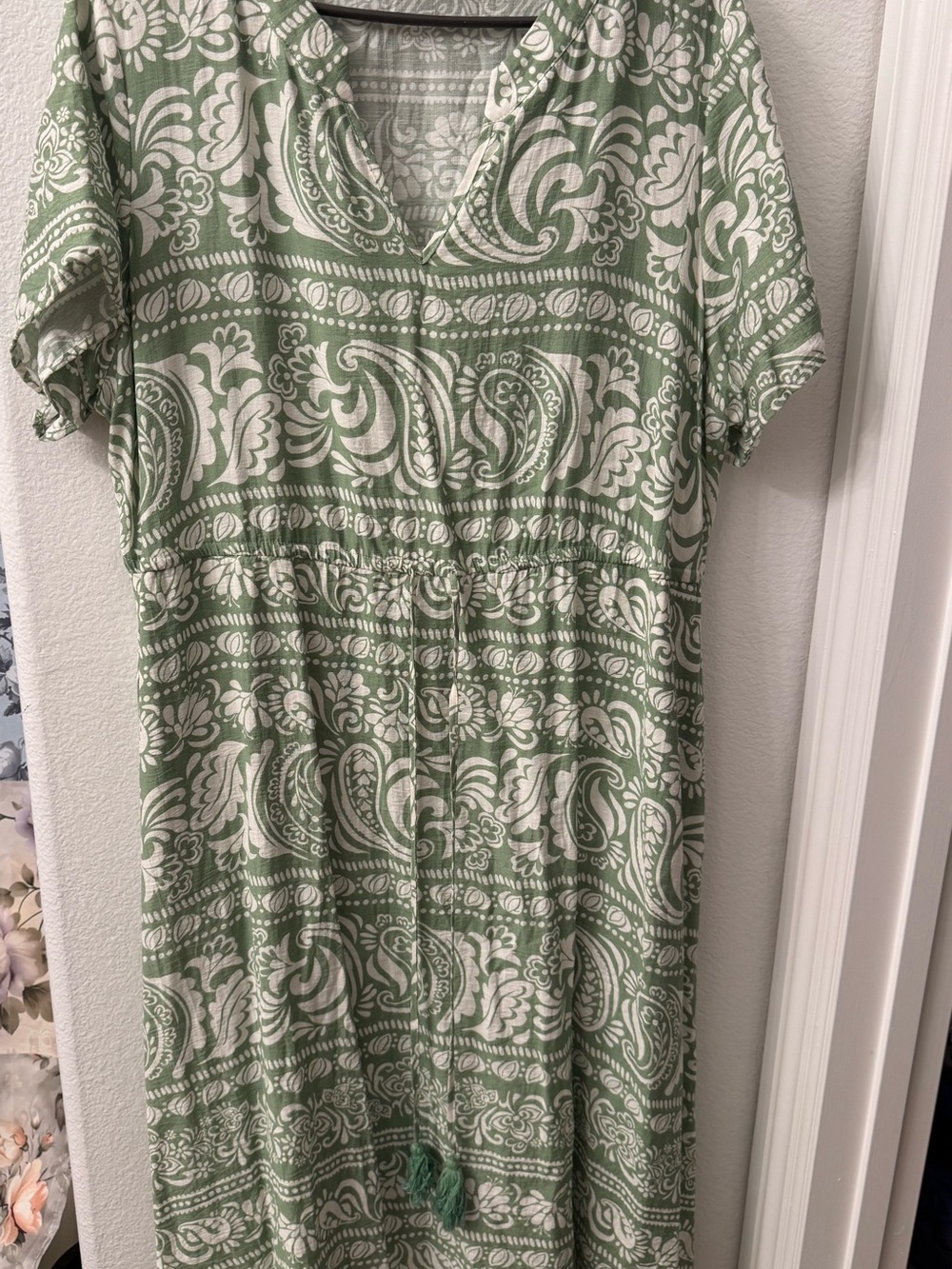 BloomChic Sage Green and White Paisley Maxi Dress 18/20